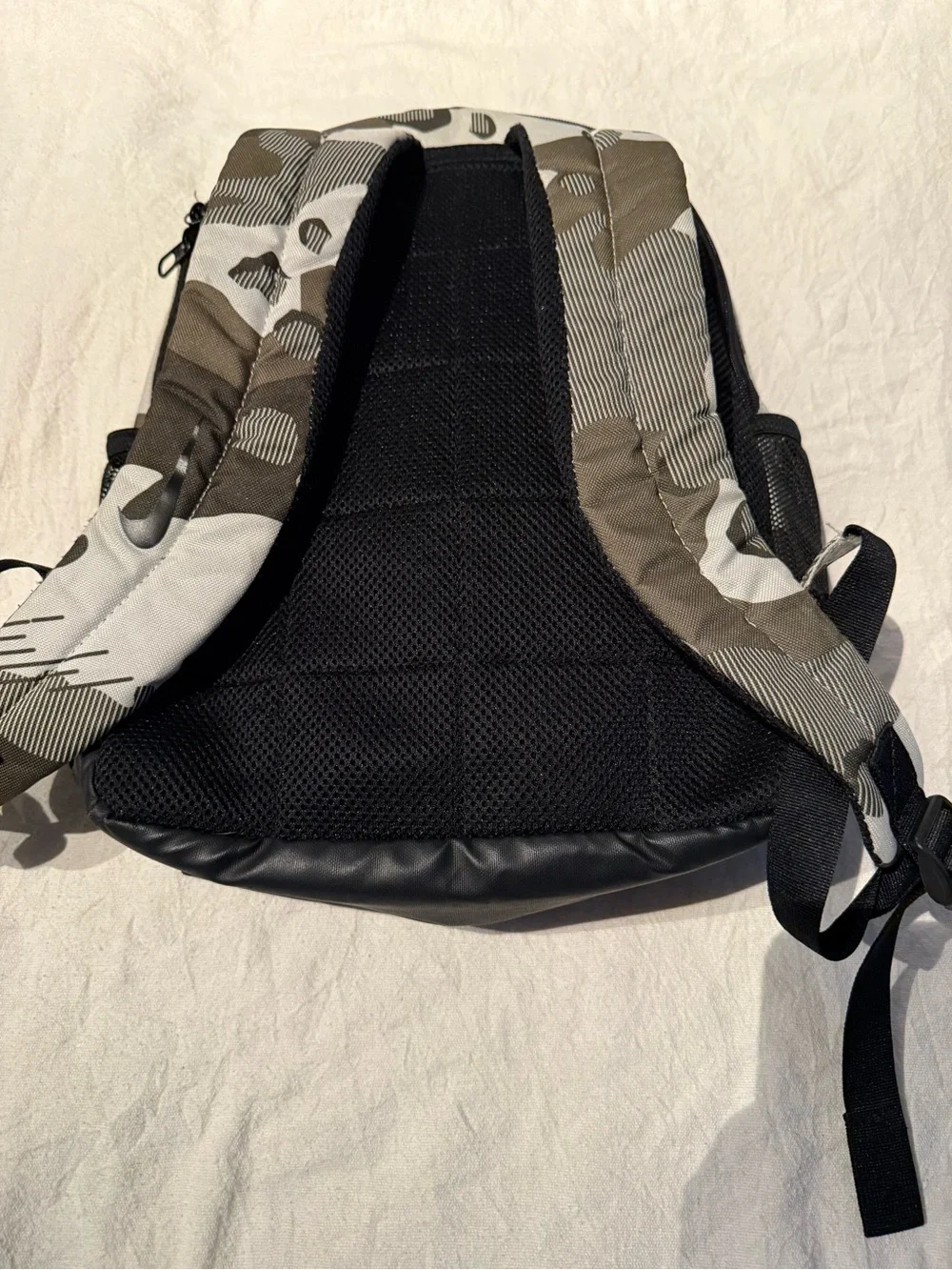 Nike Men’s Camo Backpack - Black/Grey/Olive